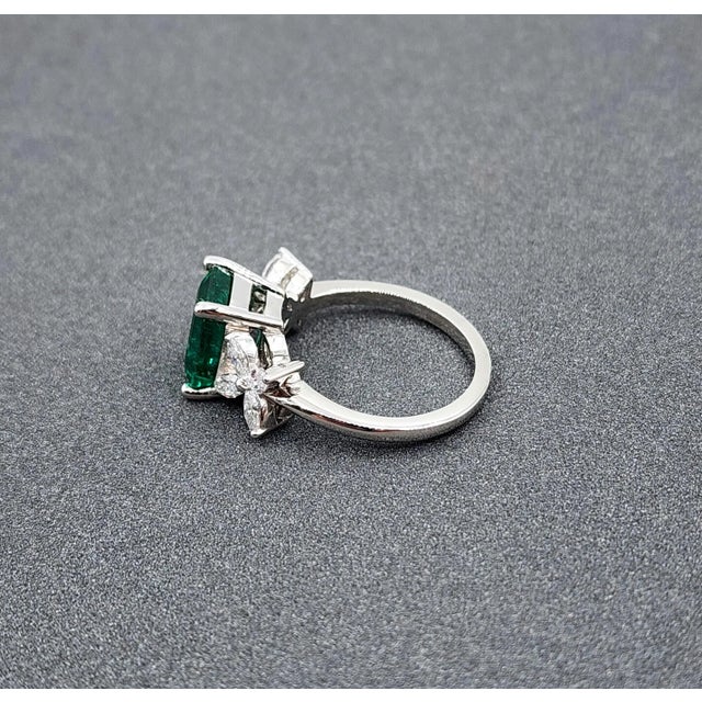 2.83 Ct Gia Certified Zambian Emerald & Diamond Ring Size 6.5 For Sale In Chicago - Image 6 of 9