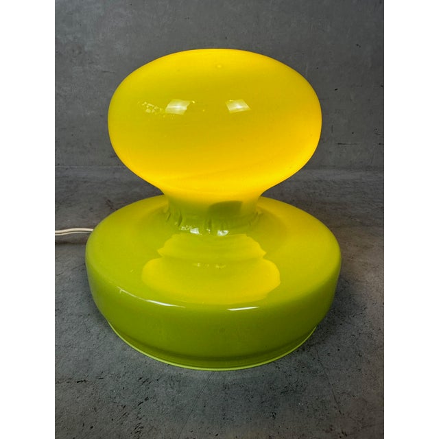 Remarkable glass table lamp. Mushroom. Pleasant color. Height: 18cm. Diameter: 19cm. Weight: 1kg. Beautiful condition....