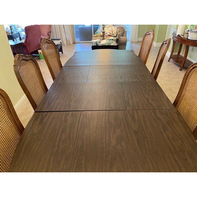 1980s French Provincial Extendable Dining Table & 6 Chairs For Sale - Image 5 of 16