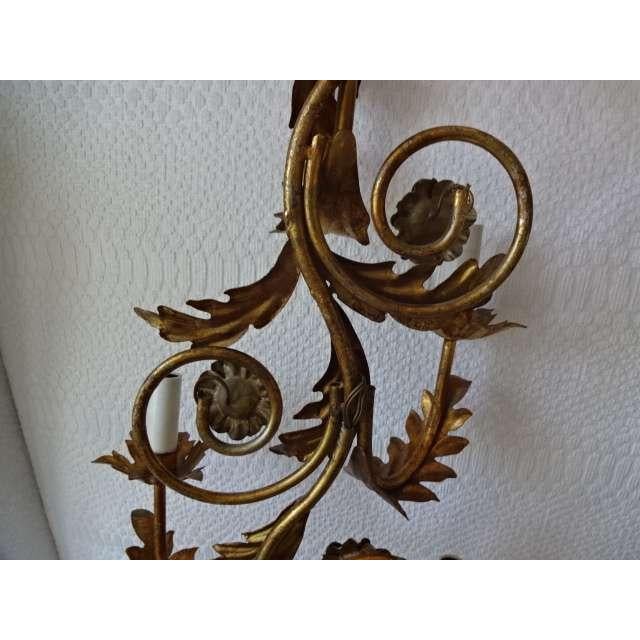 Mid-20th Century Pair of Gilt Bronze Hollywood Regency Wall Sconces. For Sale - Image 6 of 10