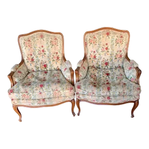 Late 18th Century Pair of Floral French Bergère Armchairs