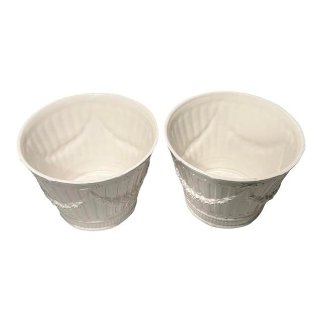 Tiffany and Co. Pair of Vintage Tiffany & Co. White Garland Motif Italian Cachepots Planters For Sale - Image 4 of 11