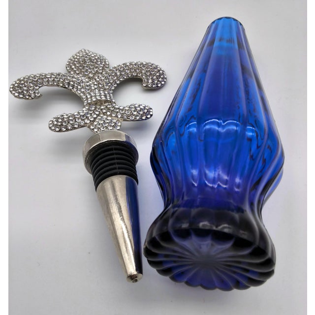 Cobalt Blue Ribbed Glass Oil or Perfume Bottle With Fleur De Lis Rhinestone Stopper For Sale In Portland, ME - Image 6 of 9