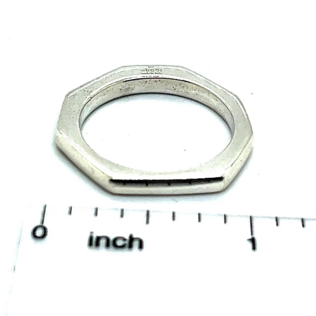 Contemporary 1990s Gucci Authentic Estate Abstract Ring Size 10.5 Sterling Silver For Sale - Image 3 of 5