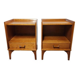 Mid Century American Style Hard Maple Nightstands - a Pair For Sale