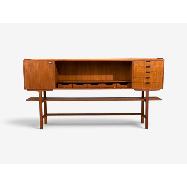 Axel Bäck Attr., Monumental Sideboard, Teak, Rosewood, Sweden, 1950s For Sale In New York - Image 6 of 15