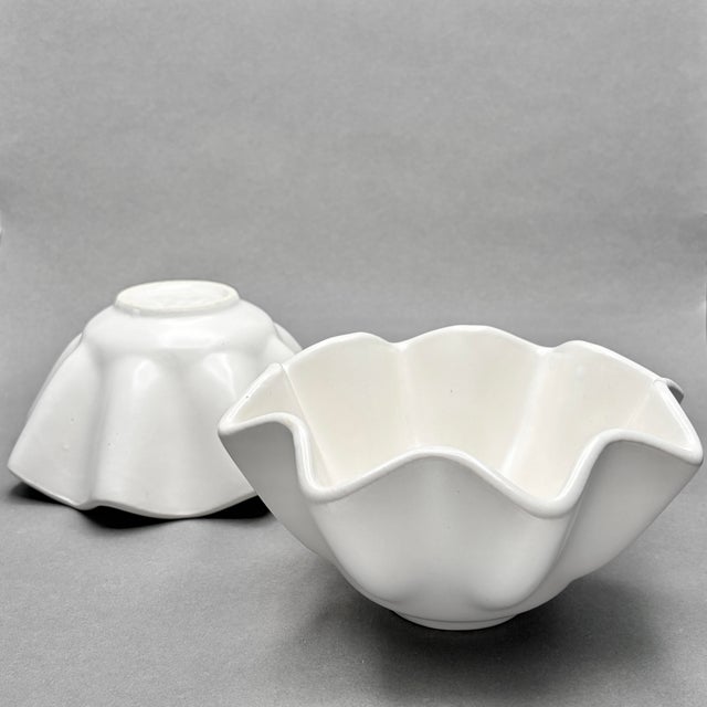 White Vintage White Hull Pottery Fluted Star Serving Bowls Pair For Sale - Image 8 of 10