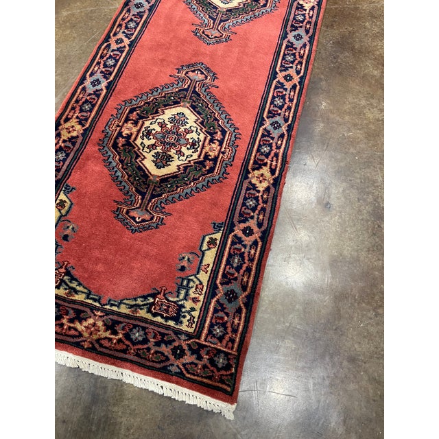 1990s Handwoven Persian Design Indian Rug 2'8" X 9'9" For Sale - Image 4 of 6
