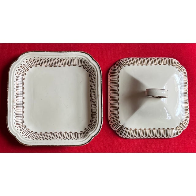 Antique Late 18th Century English George III Wedgwood Creamware Entree or Vegetable Dish in the Etruscan Pattern Circa 1790 - 1800 For Sale In New York - Image 6 of 12