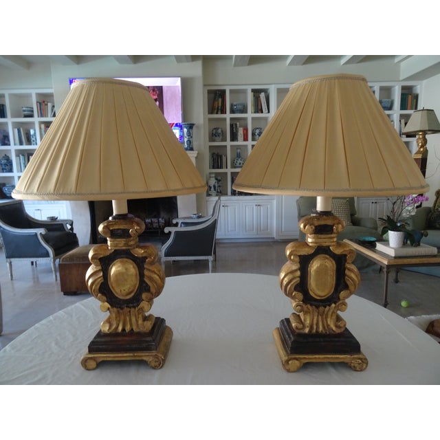 Vintage Italian Carved Wood and Parcel Gilt Lamps - a Pair For Sale - Image 4 of 7