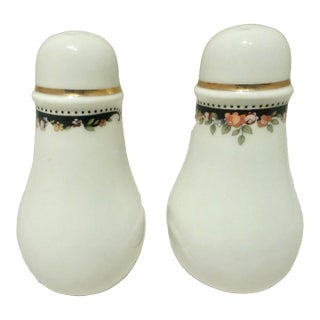 1950s Wedgwood Osborne Salt & Pepper Shakers Mint - a Pair For Sale