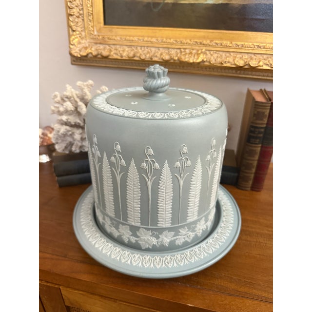 Antique James Dudson Jasperware Cheese Dome With Underplate – Mint Jasperware Relief Stoneware Cloché For Sale - Image 4 of 9