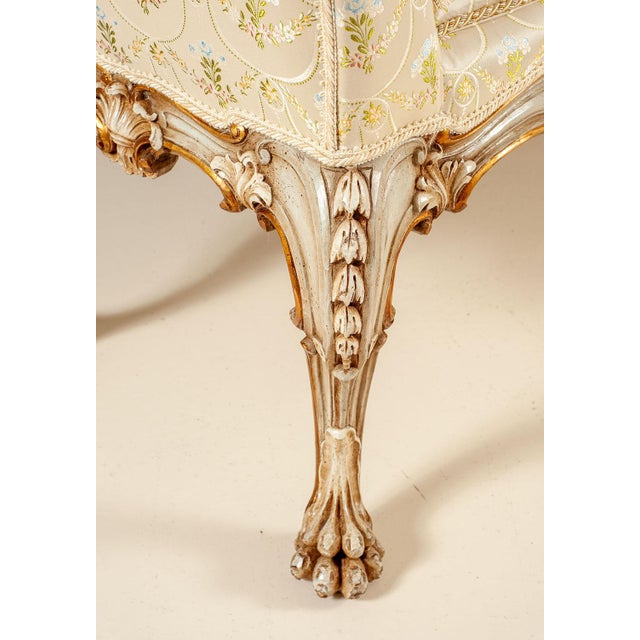 1930s Italian Antique Gilt Carved Upholstered Bench With Floral Fabric For Sale - Image 5 of 7