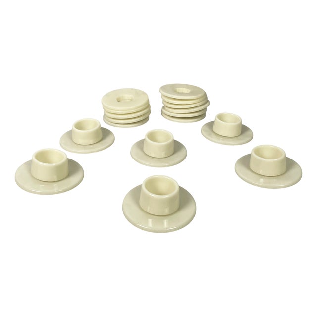 Italian Modern White Plastic Cups and Saucers from Angelo Mangiarotti, 1970s, Set of 23 For Sale