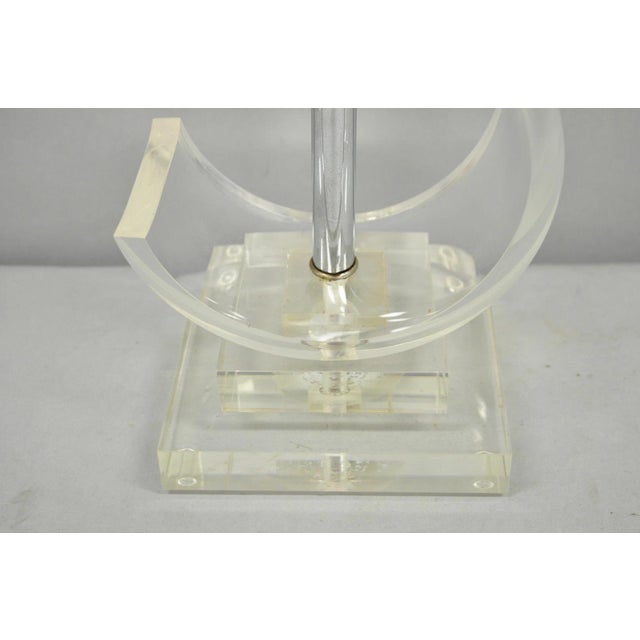 White Vintage Mid Century Modern Clear Lucite "S" or "$" Sculptural Table Lamp For Sale - Image 8 of 12