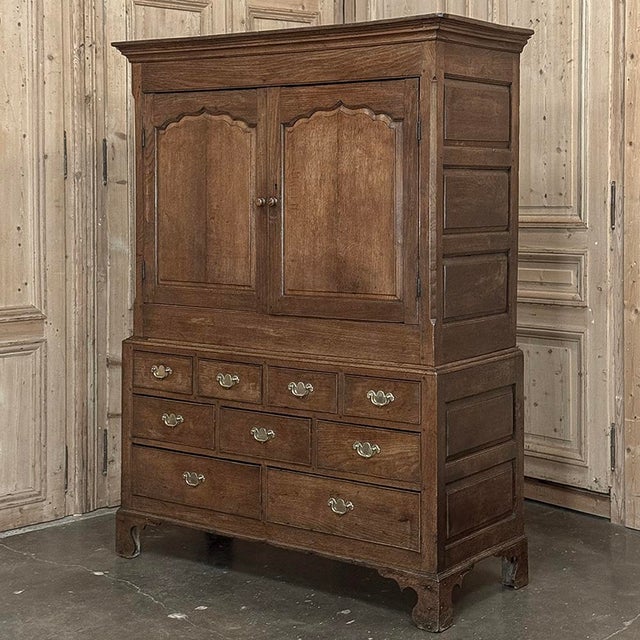 18th Century Georgian Period English Oak Linen Press For Sale - Image 4 of 18