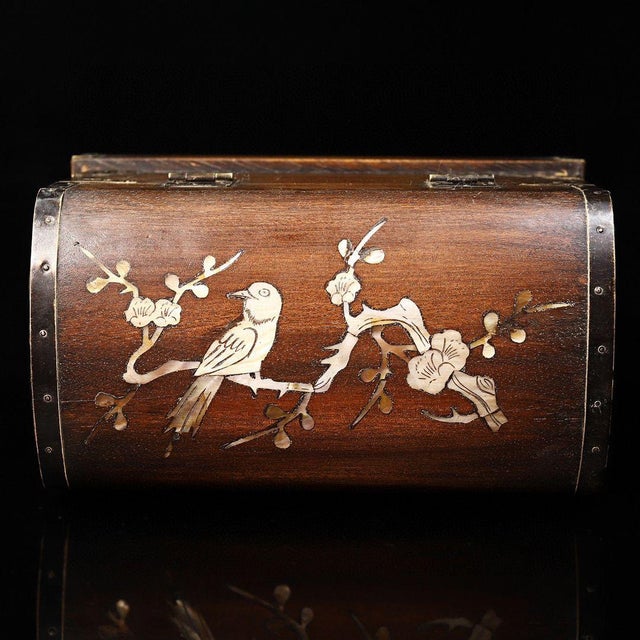 Vintage Huali Wood Jewelry Box With Mother-of-Pearl Bird & Floral Inlay and Brass Hardware For Sale In Los Angeles - Image 6 of 9