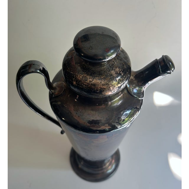 1920s Art Deco Meriden Silver Co. Handled Cocktail Pitcher For Sale In New York - Image 6 of 18