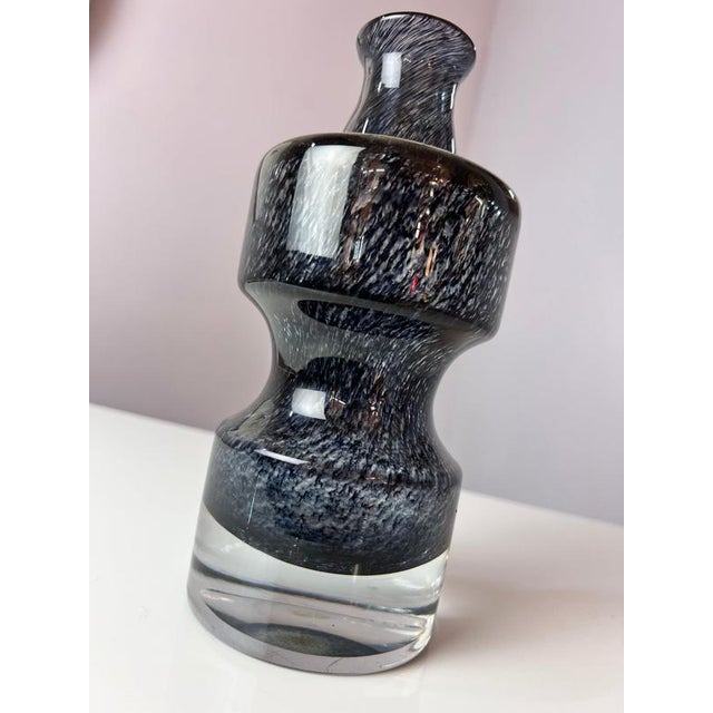 Vase in Grey by Bo Borgström for Åseda Glasbruk For Sale - Image 4 of 11