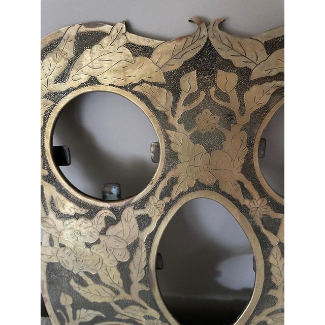 The support at the back which allowed it to be placed on a table is missing.