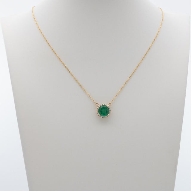 1.8Ct Zambian Emerald Necklace With Natural Diamond Accents: Solid 14k Gold, 8mm For Sale - Image 4 of 9