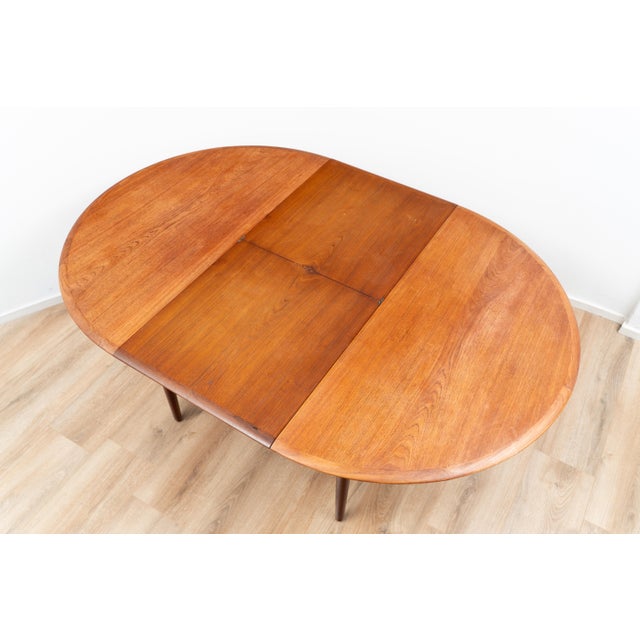 Dining Table and Chairs by Hans Wegner, 1950s, Set of 7 For Sale - Image 9 of 16