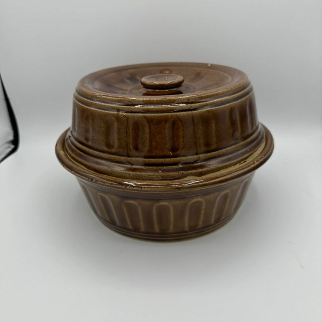 1970s 2 Qt Oven Proof Stoneware Lidded Dish, Marked Usa For Sale - Image 4 of 8
