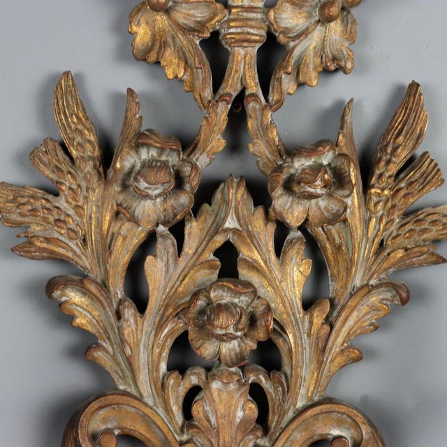 Wall Light in Carved and Gilded Wood For Sale - Image 5 of 11