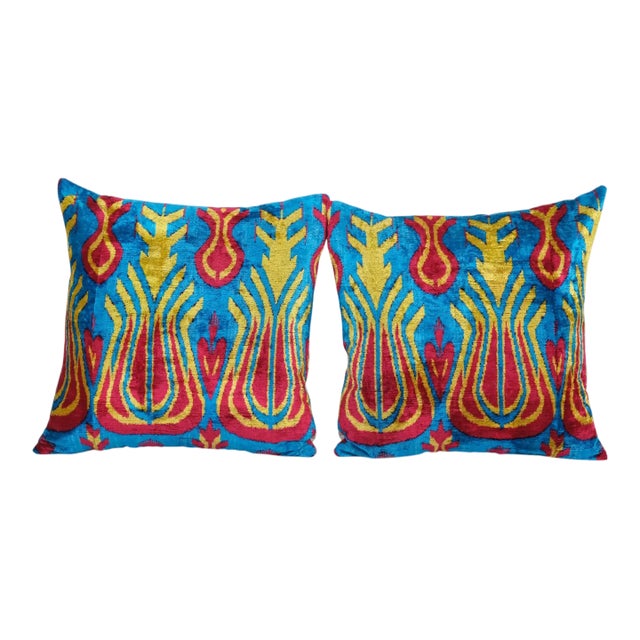 Red and Blue Floral Tulip Ikat Velvet Cushion Cover - A Pair 20'' X 20'' For Sale