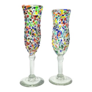 1990s Vintage Pair of Rainbow Graniti Confetti Mexican Handblown Champagne Glasses - a Pair For Sale
