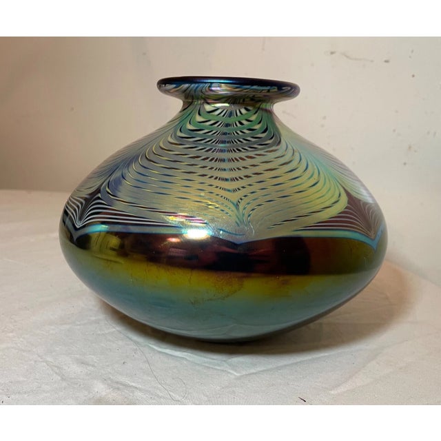 Large Hand Blown Stuart Abelman 1987 Iridescent Pulled Feather Aurene Glass Vase For Sale - Image 12 of 13