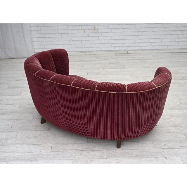Danish 2-Seater Banana Sofa in Red Velour and Oak, 1970s For Sale - Image 14 of 18