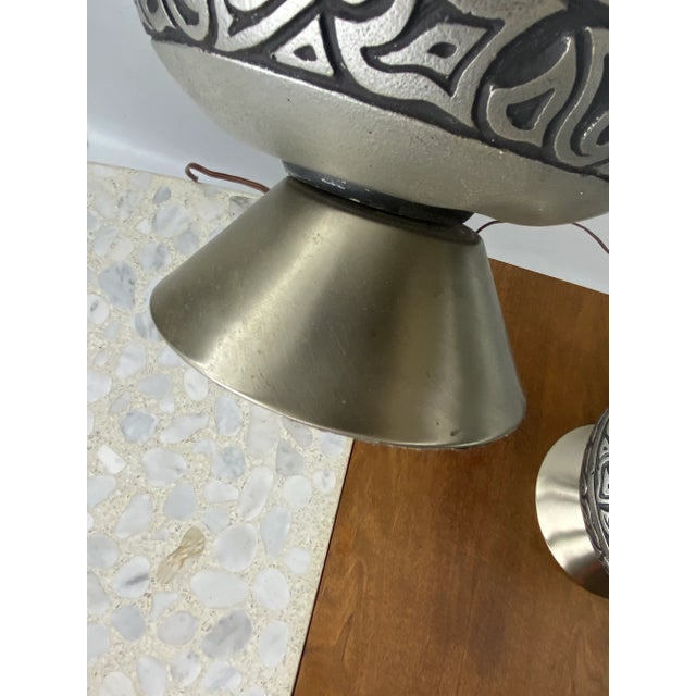 1960s Mid-Century Silver Ceramic Plasto Abstract Lamps - a Pair For Sale - Image 5 of 10