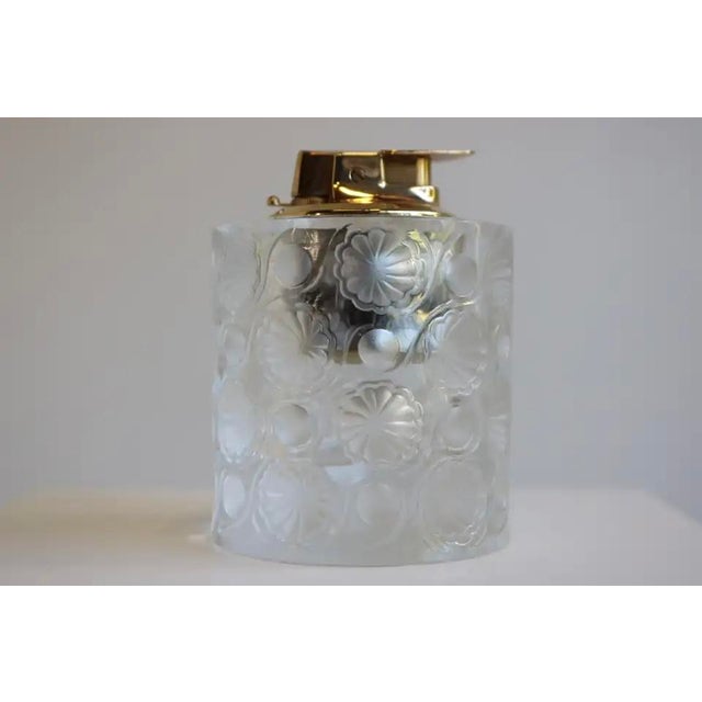 French Crystal Tokyo Table Lighter with Frosted Floral Medallions by René Lalique, 1930 For Sale - Image 6 of 10