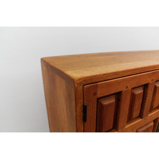 Wood Large Brutalist Screwless Sideboard in Carved Oak, 1960s For Sale - Image 7 of 18