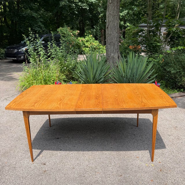 Brown Mid Century Modern Attributed to Broyhill Walnut Dining Set With 6 Chairs For Sale - Image 8 of 12