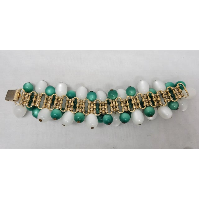 Vintage Signed Napier Goldtone Green & White Moonglow Beaded Bracelet For Sale - Image 9 of 9