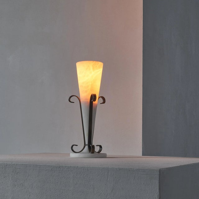 Elegant table lamp in alabaster and metal. Spain, 1970s. Wonderful and very elegant table lamp in alabaster and metal. The...