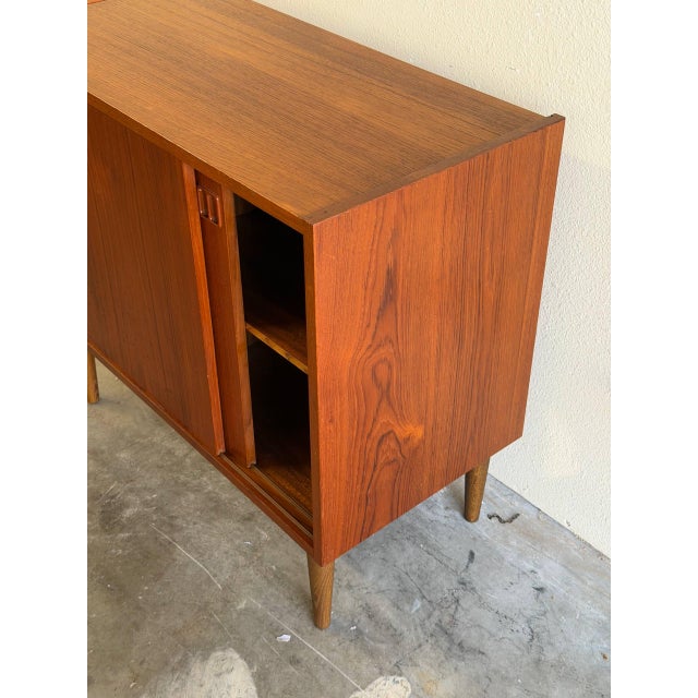 Mid Century Danish Teak Sideboard - Vintage Scandinavian Cabinet - 1960s Storage Credenza For Sale In Los Angeles - Image 6 of 7