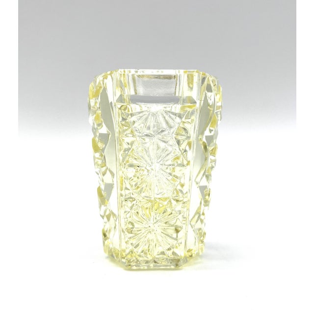 Yellow Antique Shot Glasses in Yellow Lead Crystal and Diamond Cut, 1890s, Set of 6 For Sale - Image 8 of 12