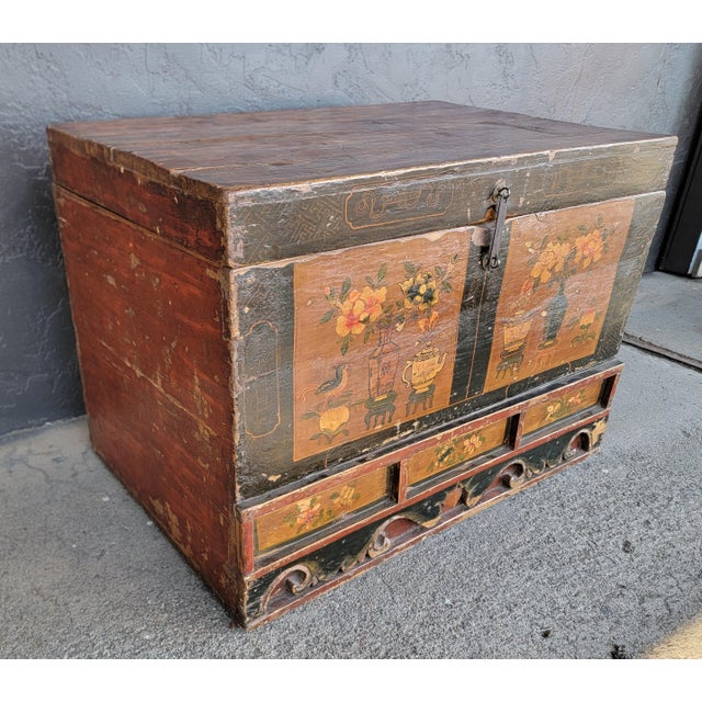 Beautifully painted Chinese trunk. Circa. 1900. Very attractive as a coffee, side or end table. Old world patina with age...