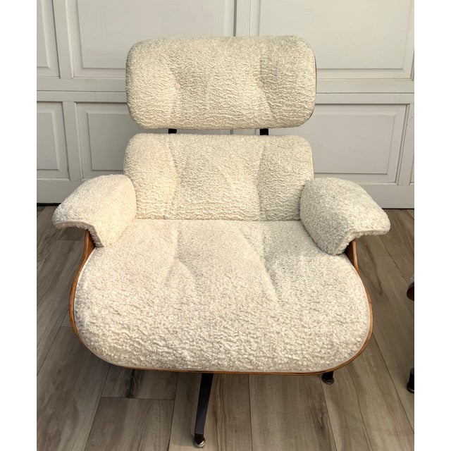 Vintage Northfield Eames-Style Lounge Chair & Ottoman in Walnut & Ivory Bouclé For Sale - Image 12 of 16