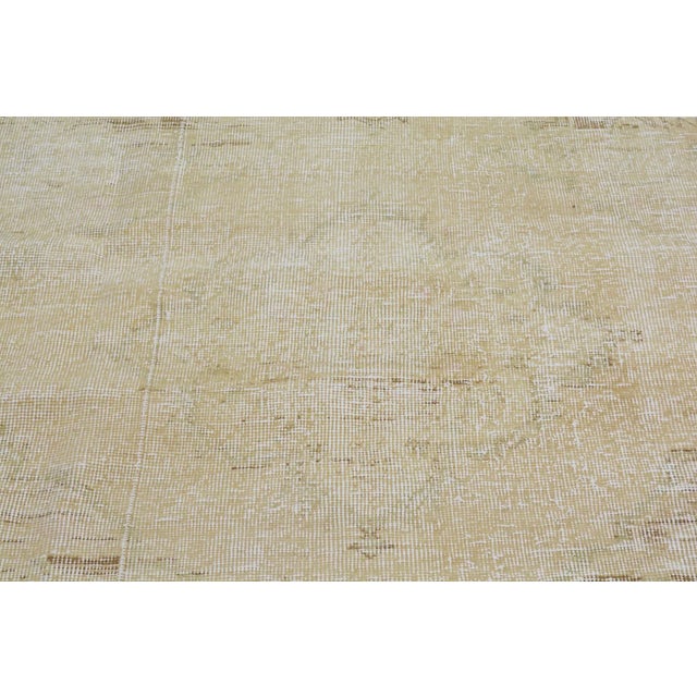 1970s Vintage Turkish Anatolian Hand Knotted Wool Rug, 4'9"x9'1" For Sale - Image 5 of 6