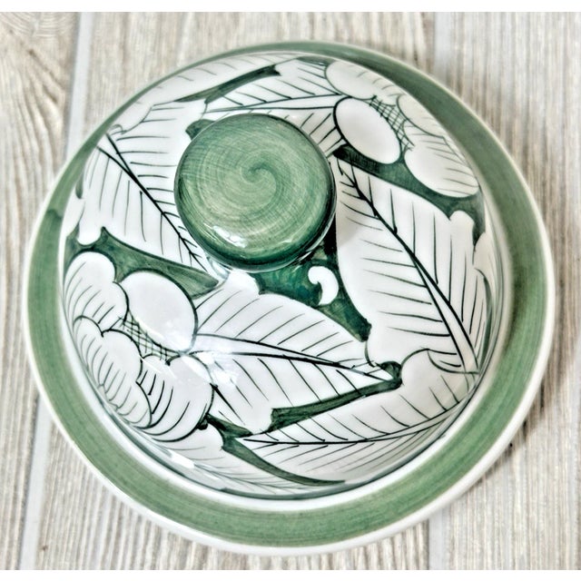 Mid-Century Modern Vintage Chinoiserie Sage Green White Lotus Flower Lidded Ginger Jar For Sale - Image 3 of 7
