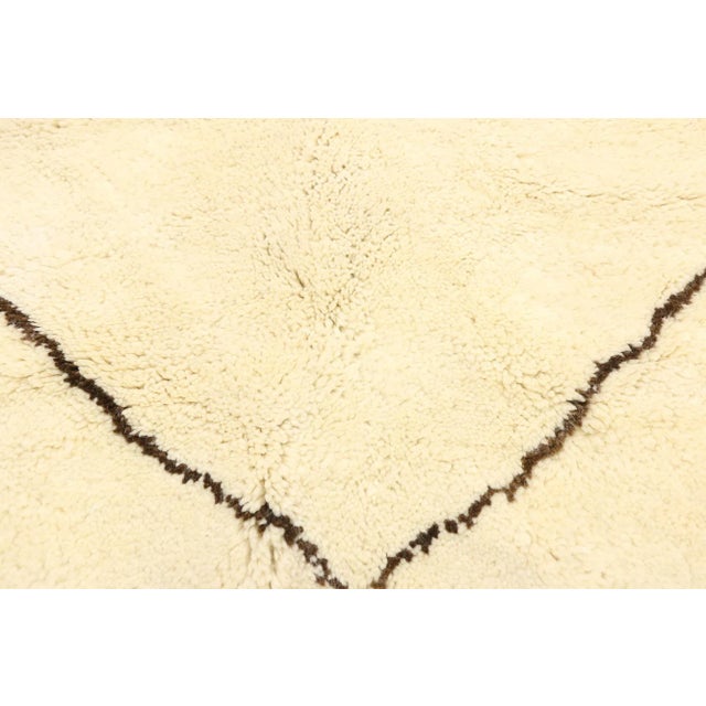 Berber Tribes of Morocco Vintage Modern Beni Ourain Berber Moroccan Rug, 07'00 X 09'07 For Sale - Image 4 of 6