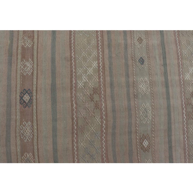 Textile Flat-Weave Turkish Kilim With Embroideries in Earthy Tones and Hints of Pink 5'8" X 10'8" For Sale - Image 7 of 12