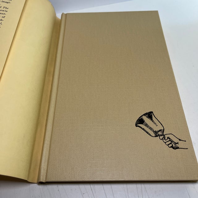 Wonderful vintage copy of The Annotated Snark, The full text of Lewis Carroll's great nonsense epic of The Hunting of the...