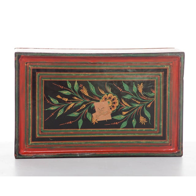 Late 20th Century Hand-Painted Red Burmese Nandwin Lacquered Betel Box For Sale - Image 5 of 5