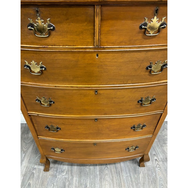 Antique American Federal Bowfront Chest of Drawers For Sale - Image 11 of 14