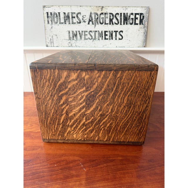 Antique Library Bureau Quarter-Sawn Oak 4-Drawer Card Catalog File Cabinet – Original Brass Hardware For Sale - Image 12 of 17